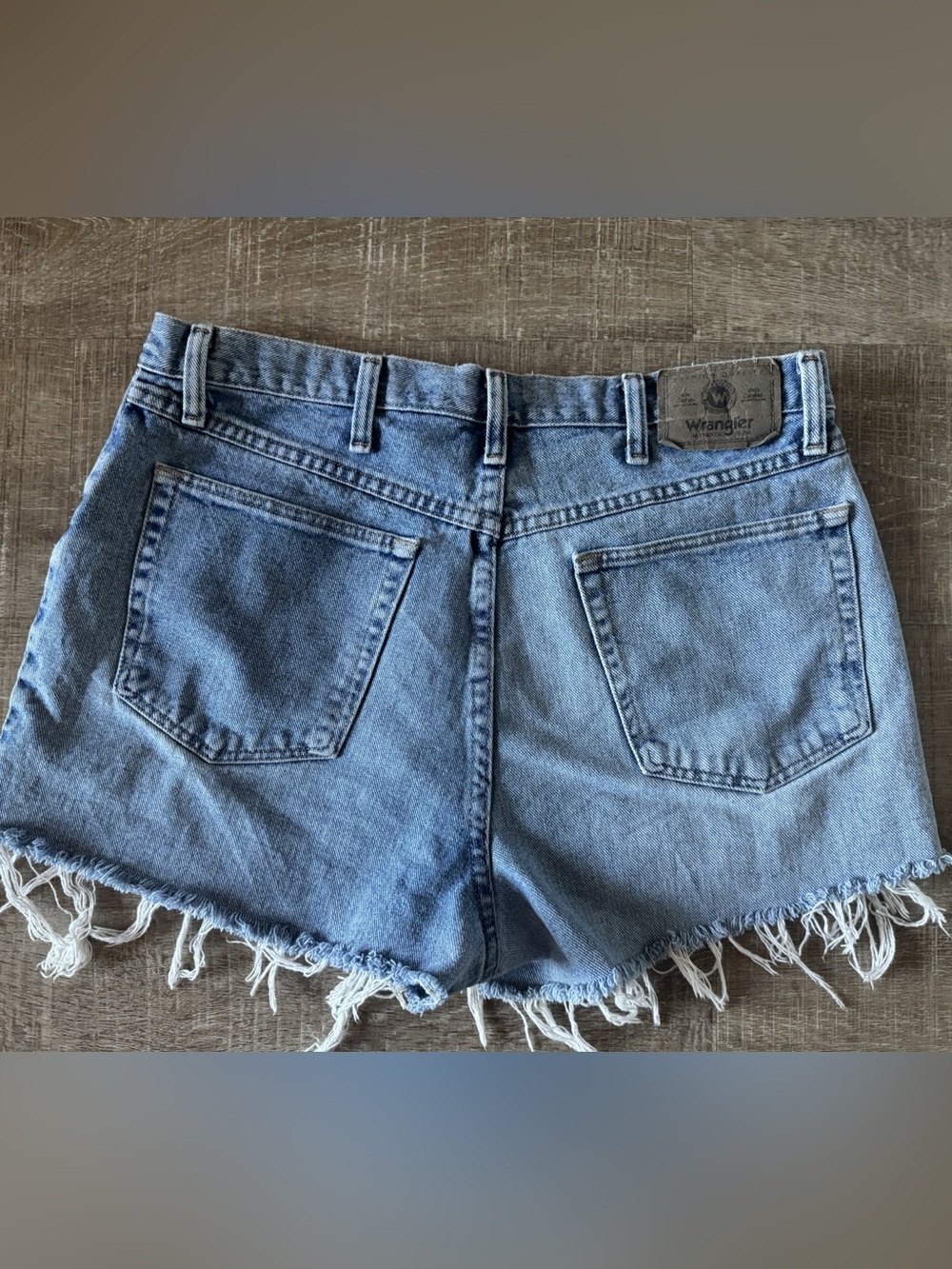 Wrangler Vintage Light Wash Cutoff Denim Shorts | High Rise Frayed Hem | Size 34